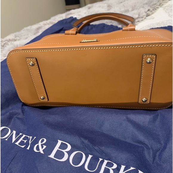 NEW Dooney & Bourke Beacon 1464 Nana - Picture 5 of 6
